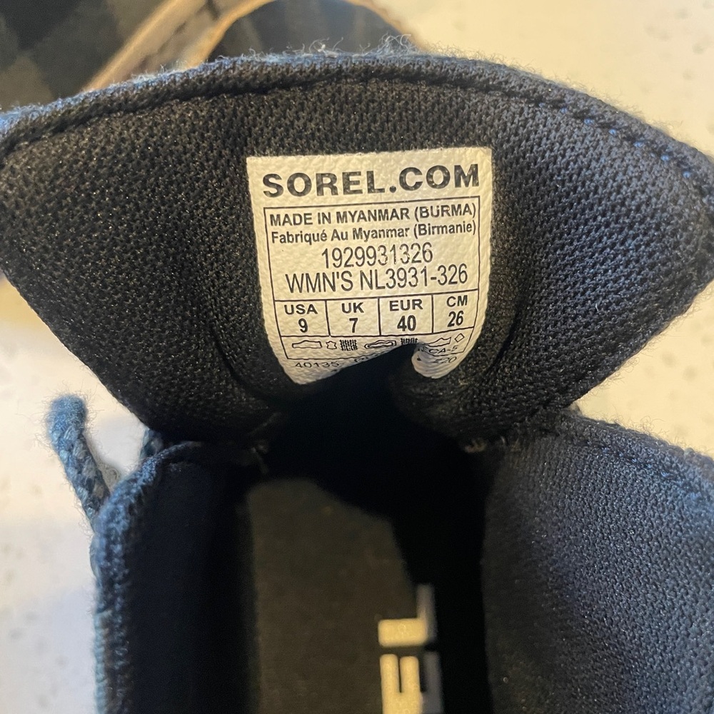 Sorel Out ‘N About Plaid Duck Boots - Picture 9 of 9